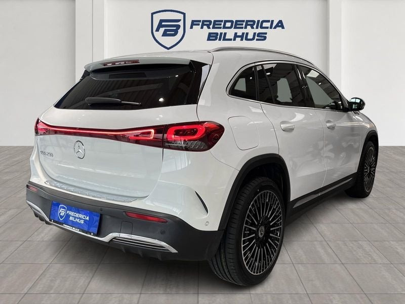 Hvid Mercedes EQA250+ fra 2022