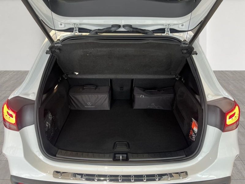 Hvid Mercedes EQA250+ fra 2022