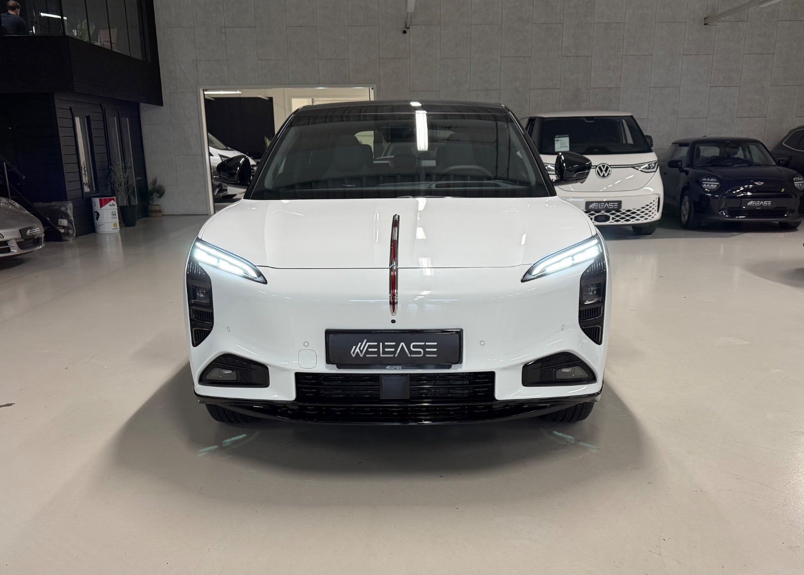 Hvid Hongqi EHS7 fra 2025