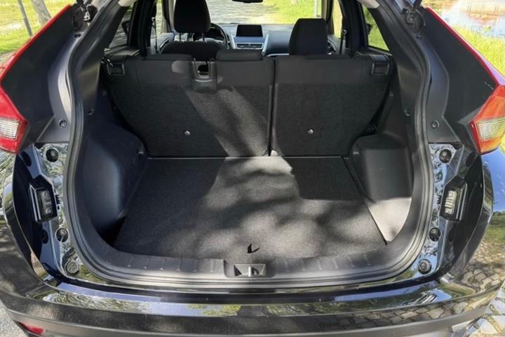 Sort Mitsubishi Eclipse Cross fra 2018