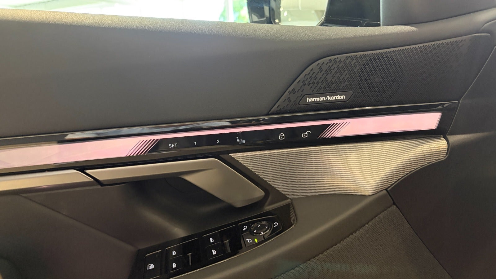 Sort BMW i5 fra 2025