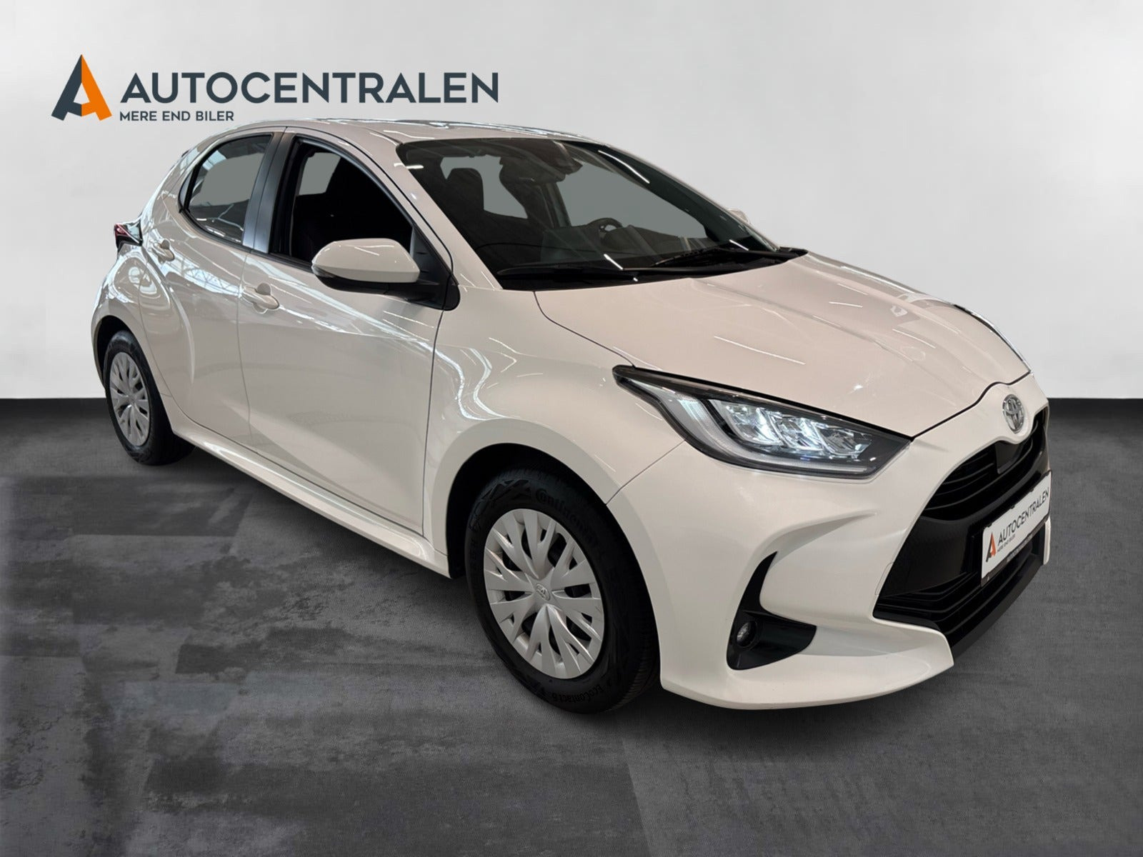 Hvid Toyota Yaris fra 2021