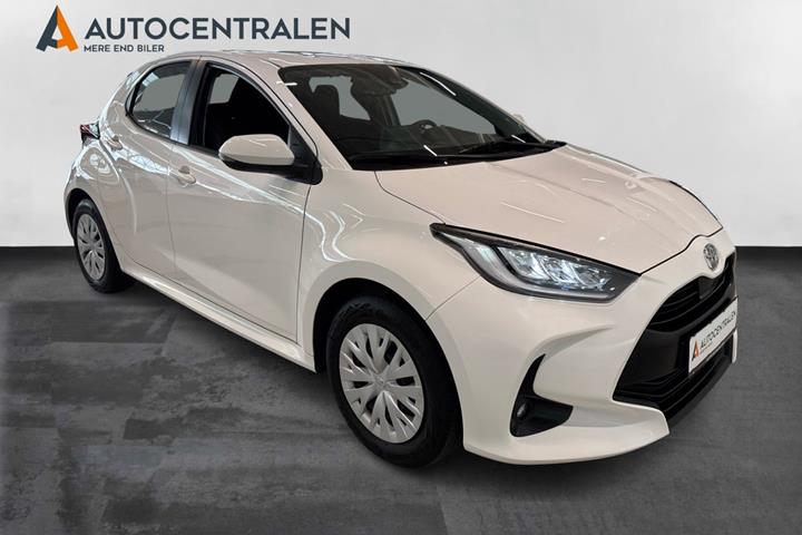 Hvid Toyota Yaris fra 2021