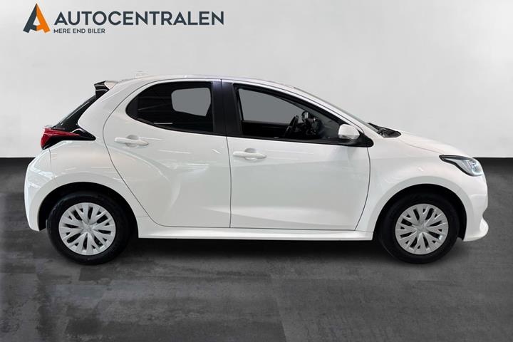 Hvid Toyota Yaris fra 2021