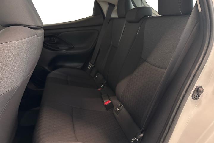 Hvid Toyota Yaris fra 2021