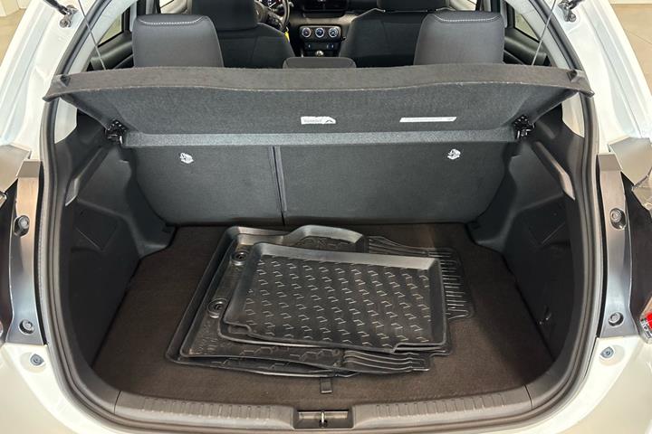 Hvid Toyota Yaris fra 2021