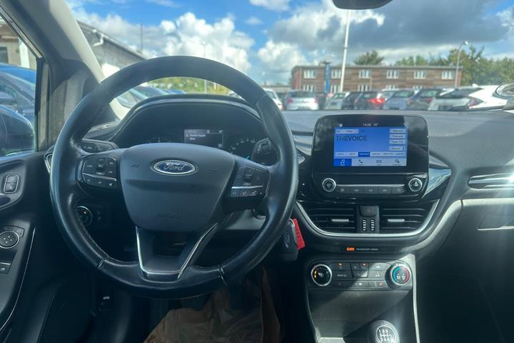 Grå Ford Fiesta fra 2018
