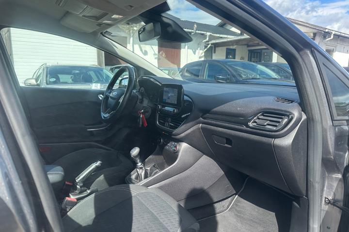 Grå Ford Fiesta fra 2018
