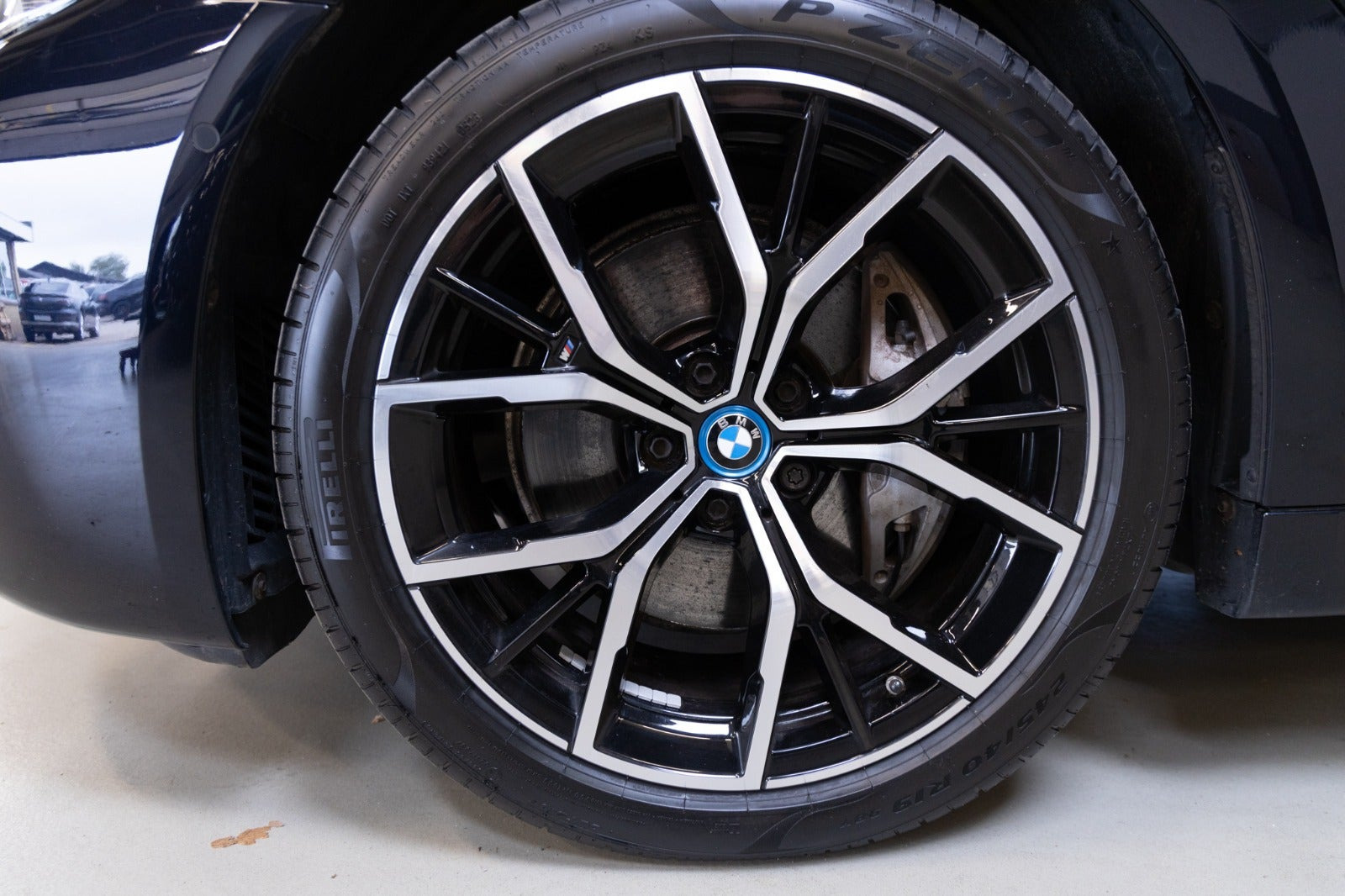Sort BMW 545e fra 2022