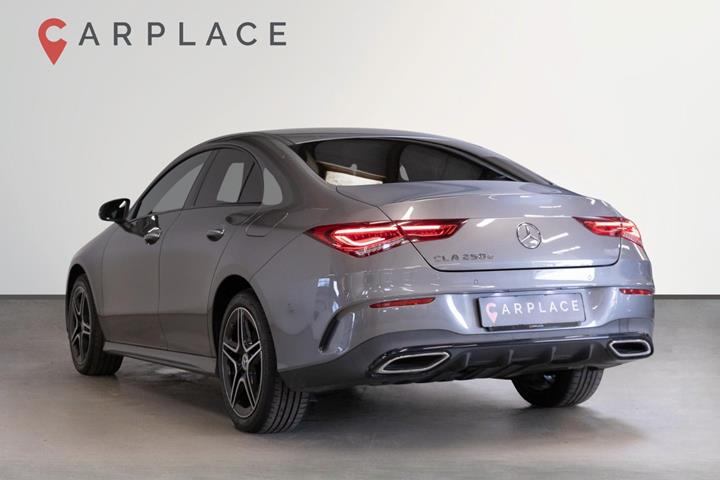 Grå Mercedes CLA250 e fra 2022
