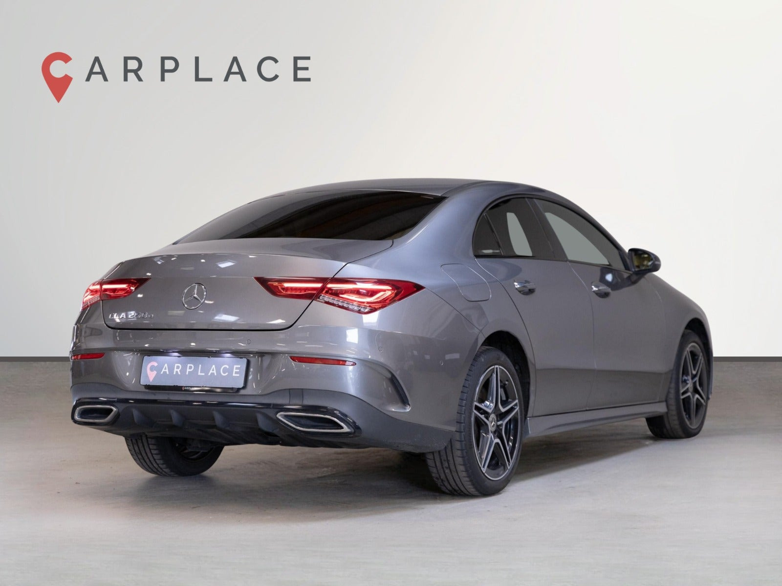 Grå Mercedes CLA250 e fra 2022