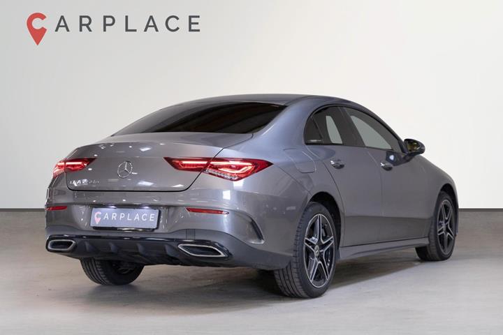 Grå Mercedes CLA250 e fra 2022