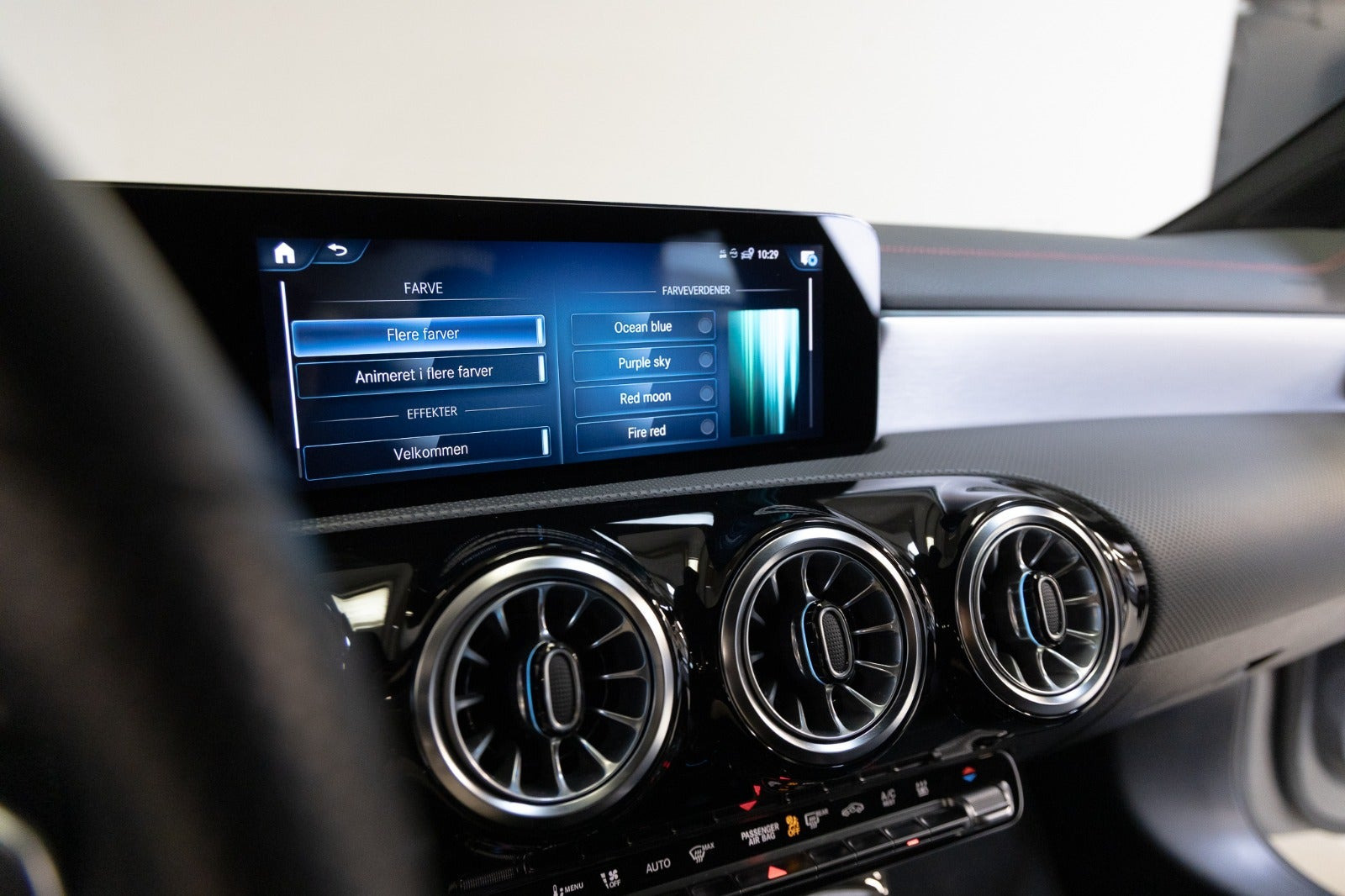 Grå Mercedes CLA250 e fra 2022