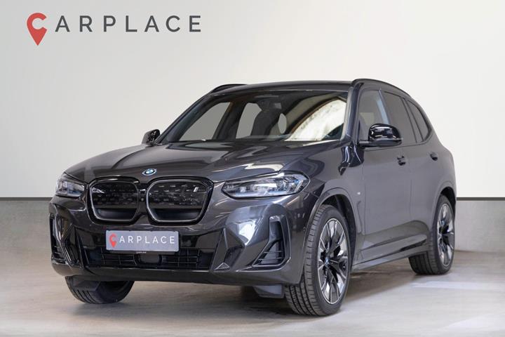 Grå BMW iX3 fra 2023