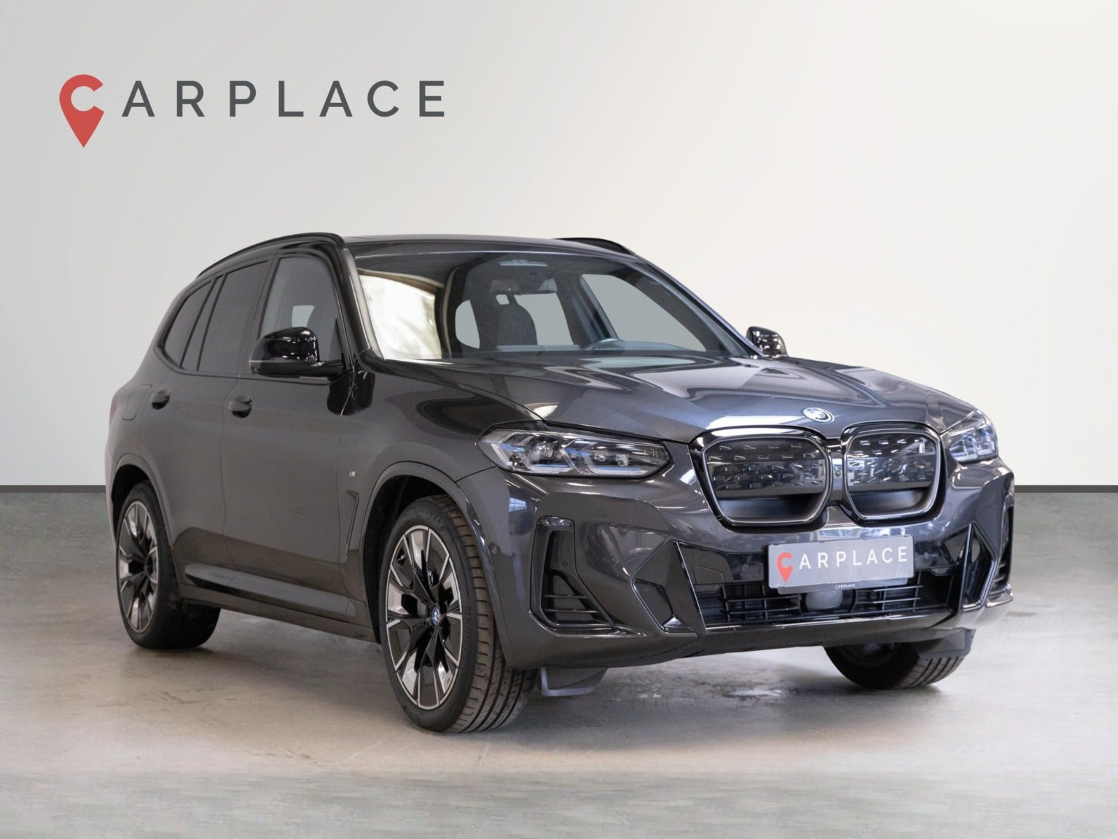 Grå BMW iX3 fra 2023