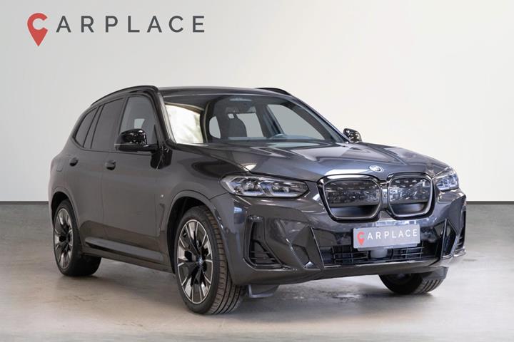 Grå BMW iX3 fra 2023