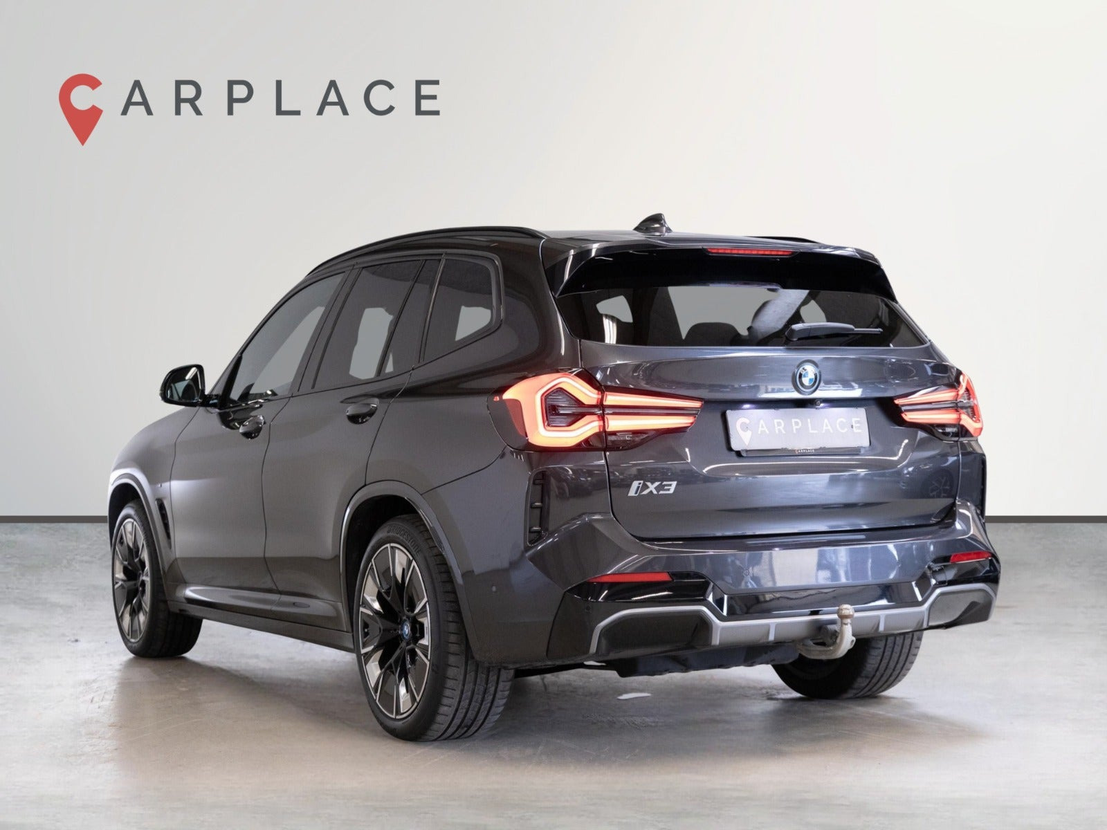 Grå BMW iX3 fra 2023