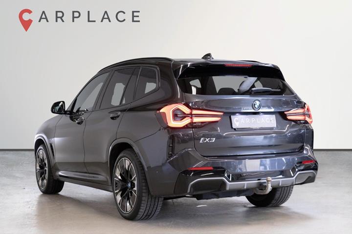Grå BMW iX3 fra 2023