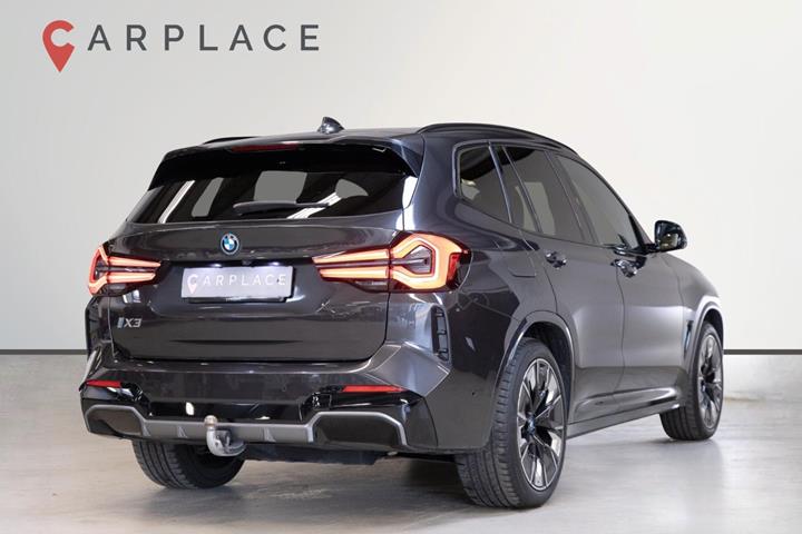Grå BMW iX3 fra 2023