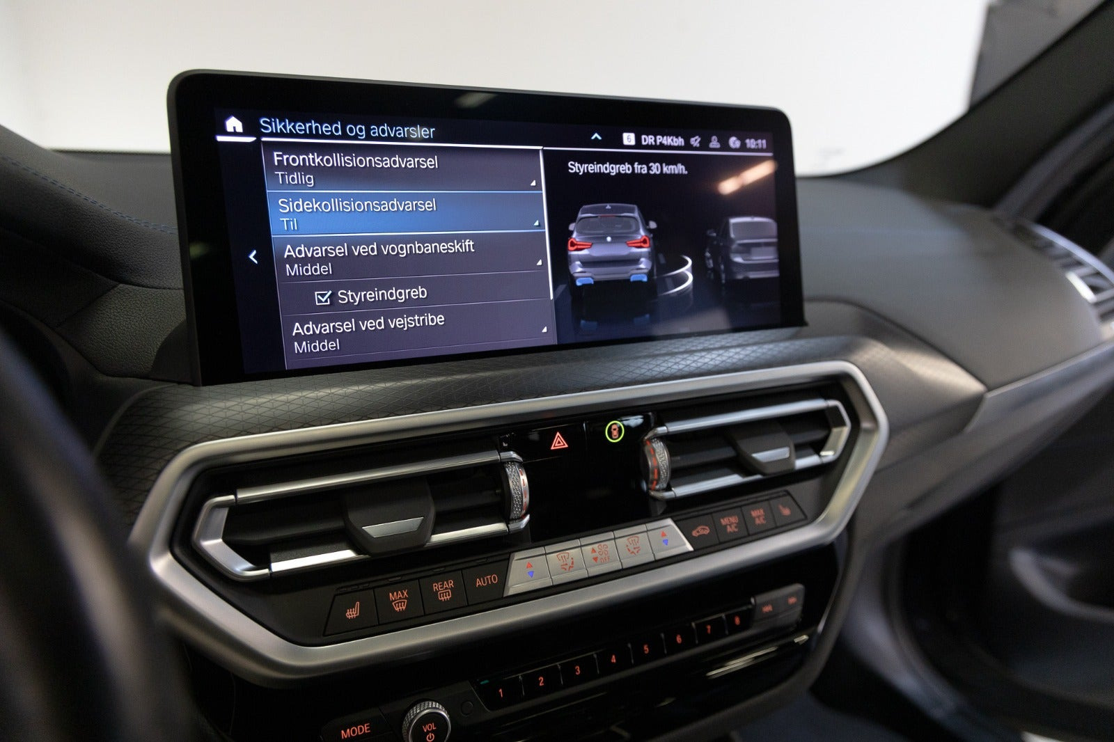 Grå BMW iX3 fra 2023