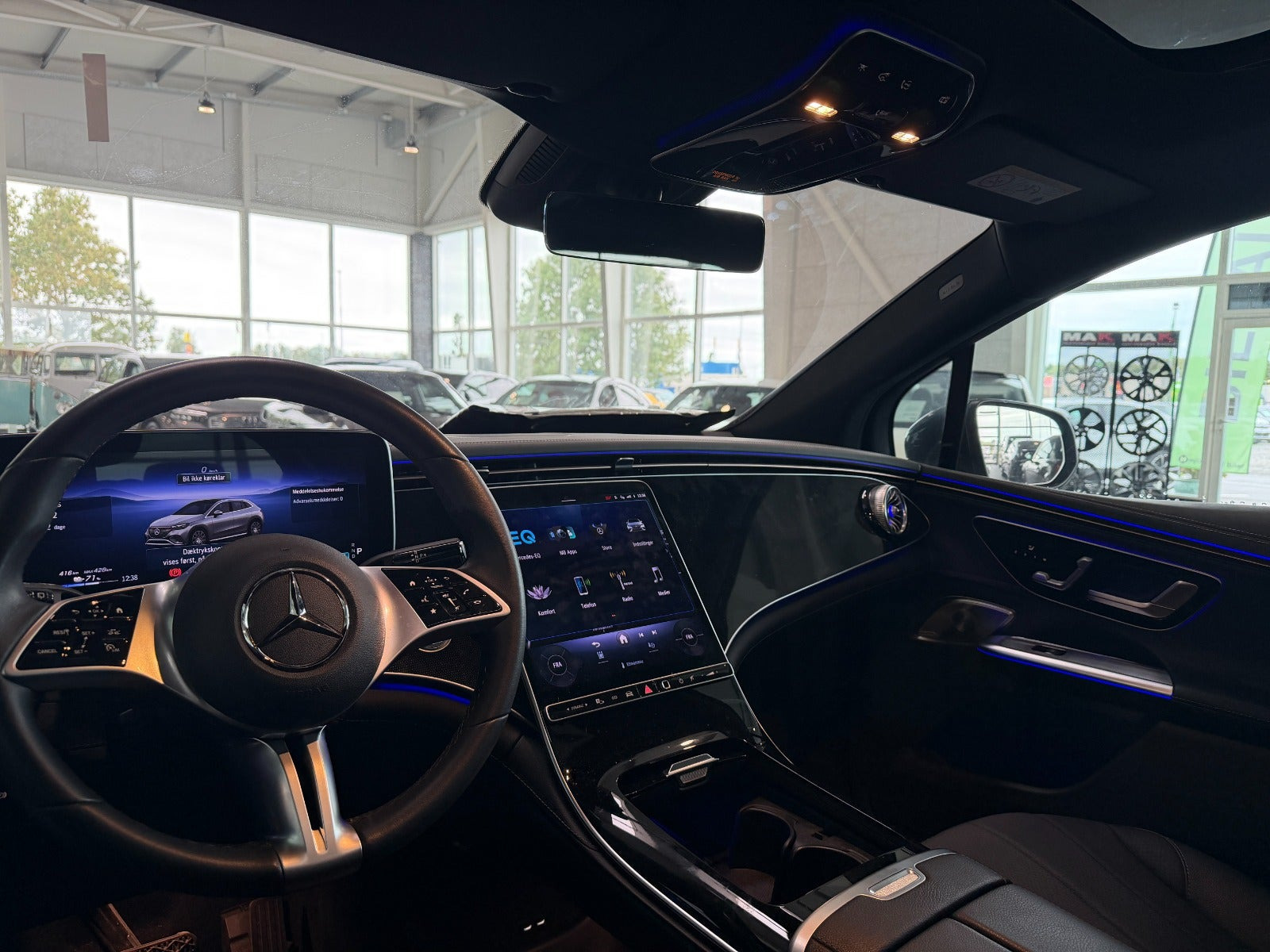 Sort Mercedes EQE350+ SUV fra 2025