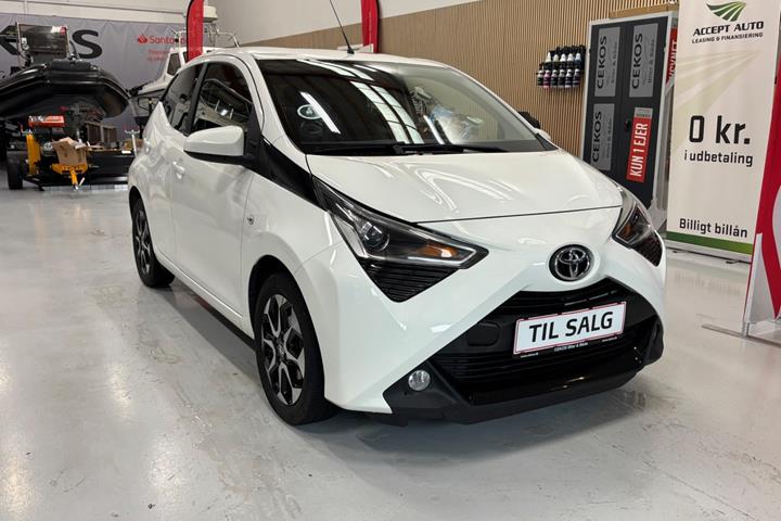 Hvid Toyota Aygo fra 2021