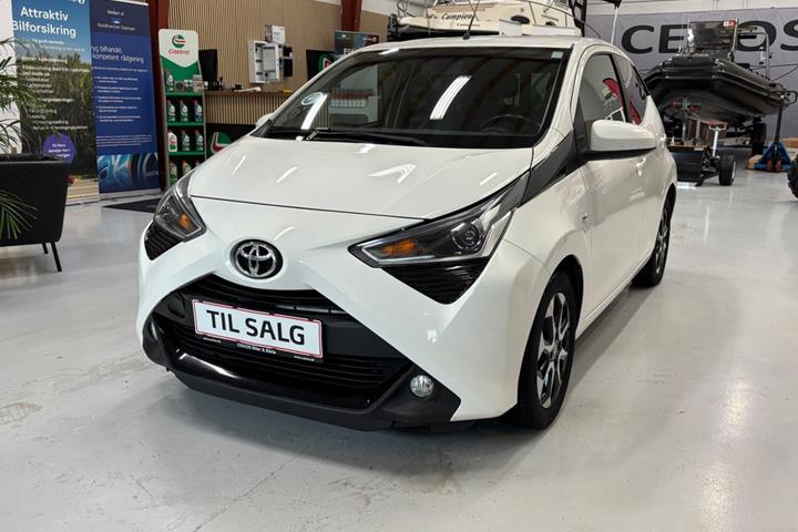 Hvid Toyota Aygo fra 2021