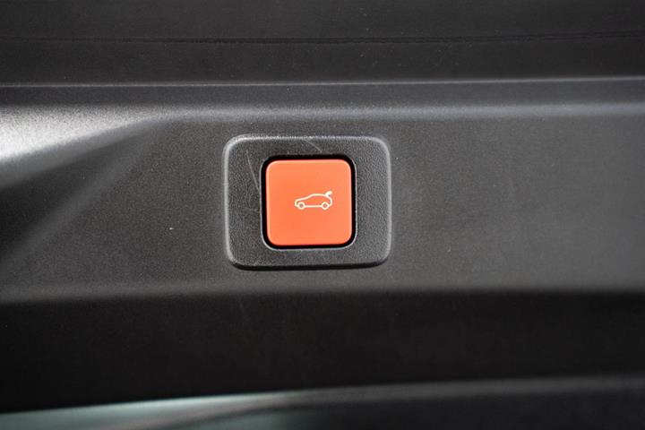 undefined Peugeot e-3008 fra 2024