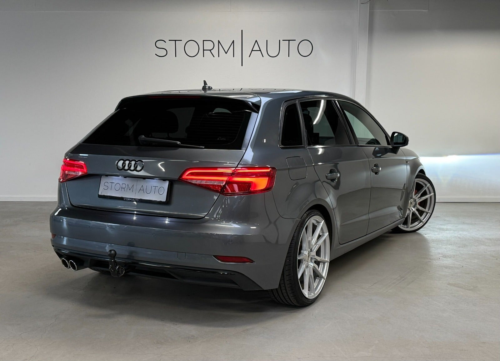 Grå Audi A3 fra 2017