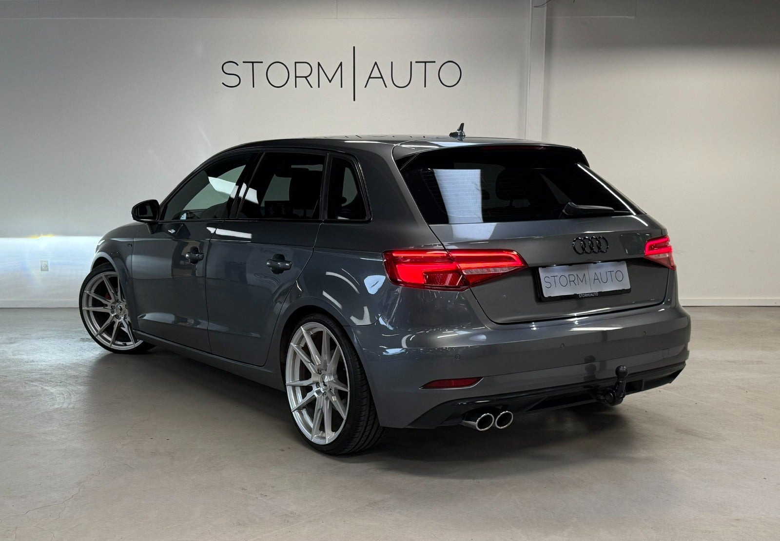 Grå Audi A3 fra 2017