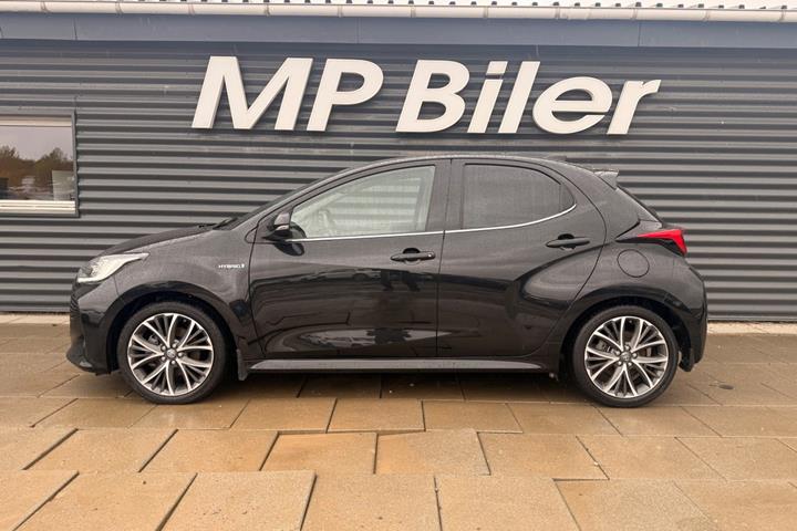 Sort Toyota Yaris fra 2020