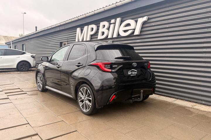 Sort Toyota Yaris fra 2020