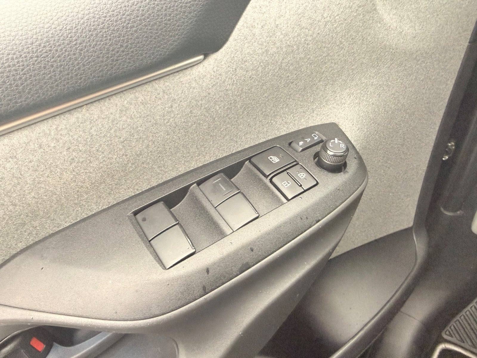 Sort Toyota Yaris fra 2020