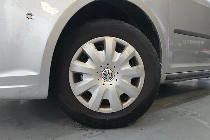 Sølv VW Touran fra 2011