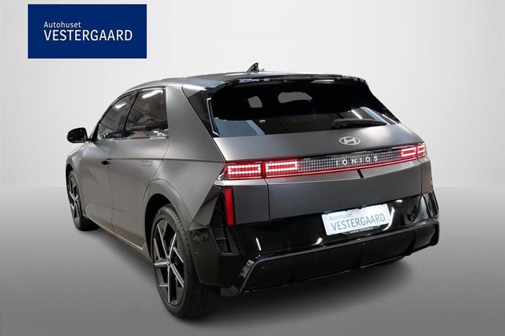 Grå Hyundai Ioniq 5 fra 2026