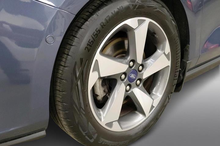 Blå Ford Focus fra 2019