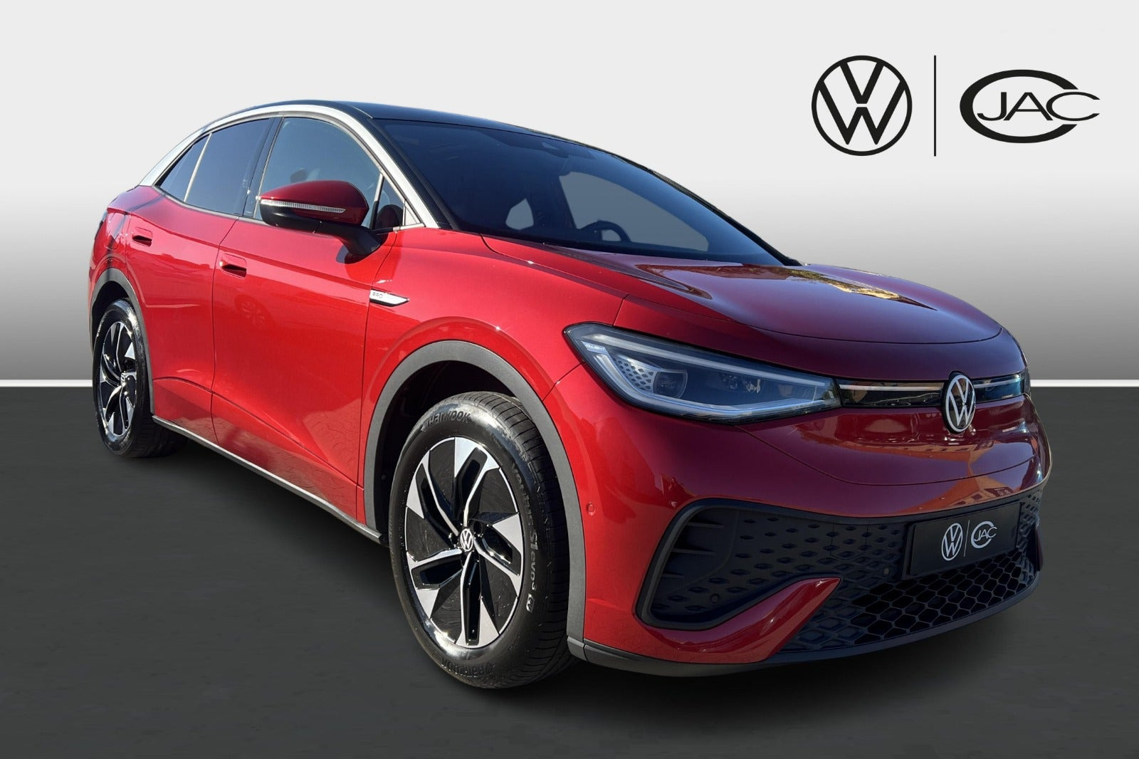 Rød VW ID.5 fra 2023 set udefra