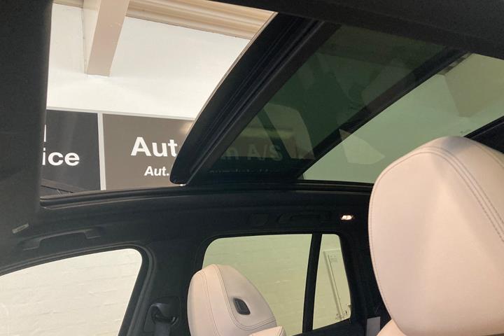 Grå BMW iX3 fra 2025