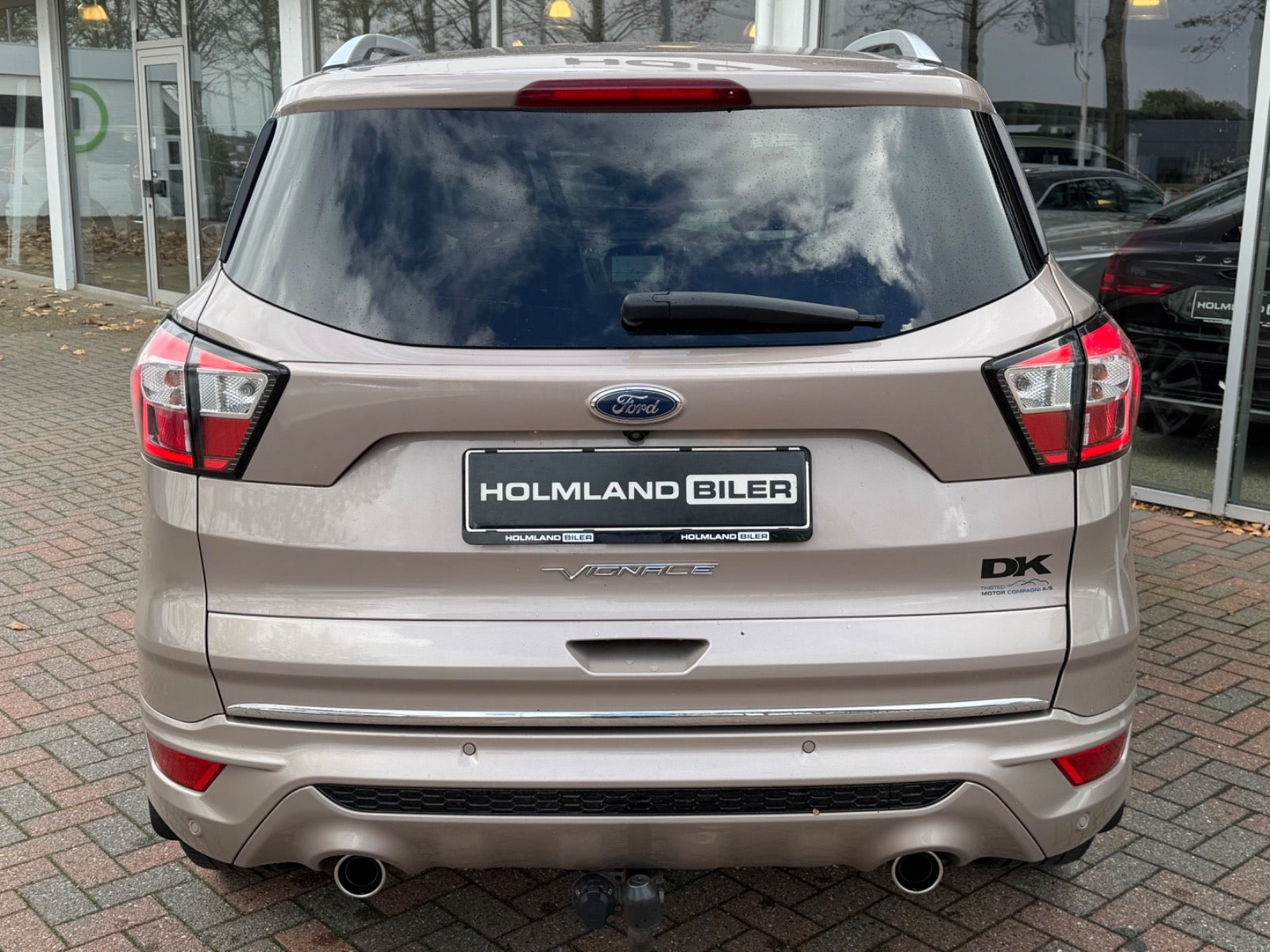 Sort Ford Kuga fra 2019