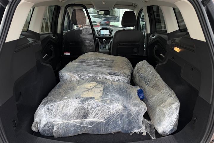 Sort Ford Kuga fra 2019