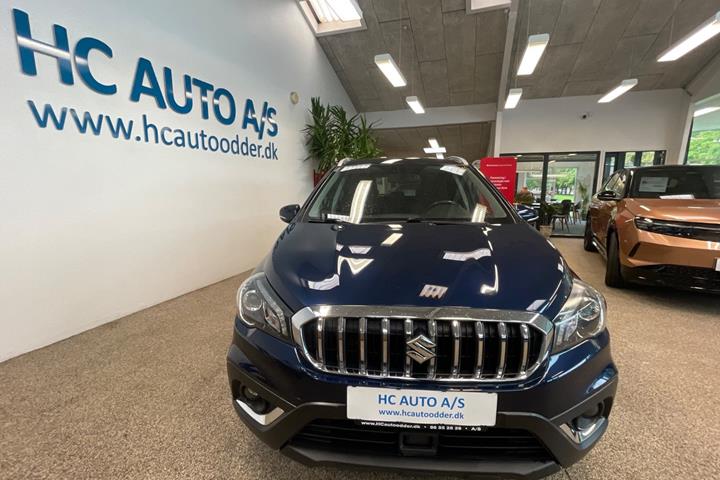 Blå Suzuki S-Cross fra 2021