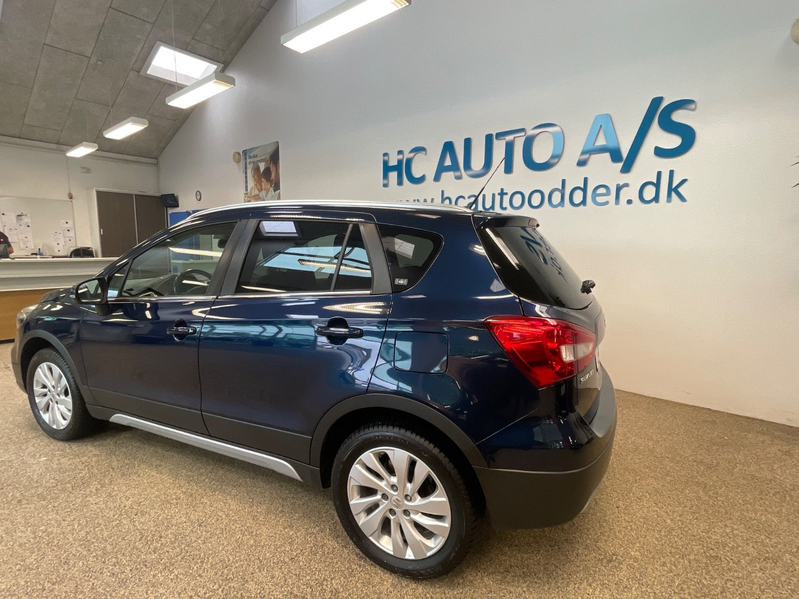 Blå Suzuki S-Cross fra 2021