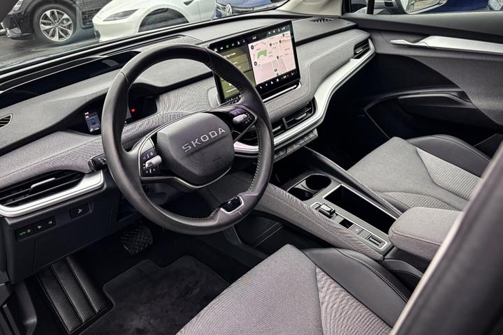 Grå Skoda Enyaq fra 2026