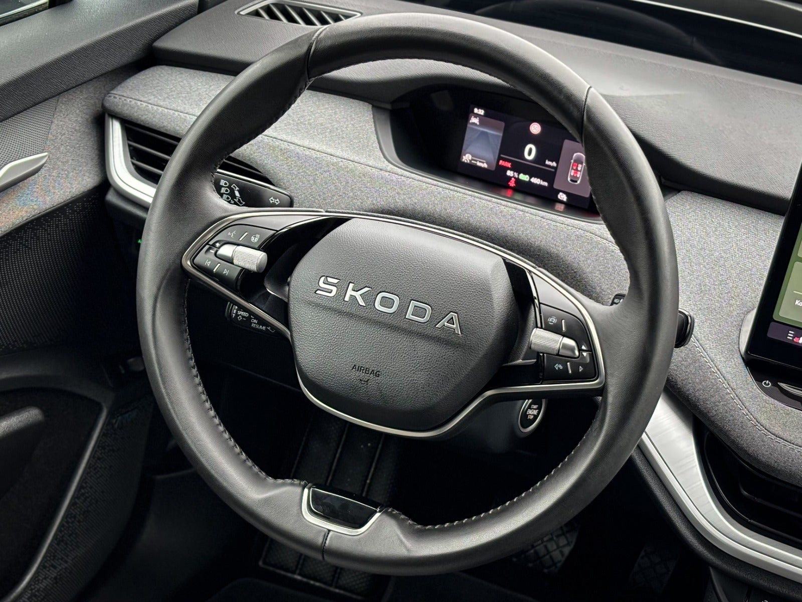 Grå Skoda Enyaq fra 2026