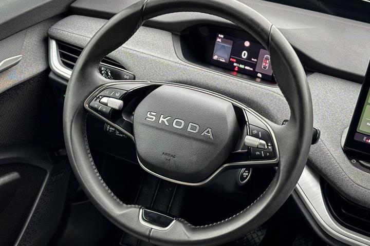 Grå Skoda Enyaq fra 2026