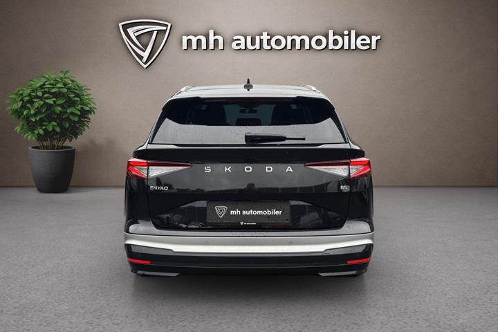 Sort Skoda Enyaq fra 2026