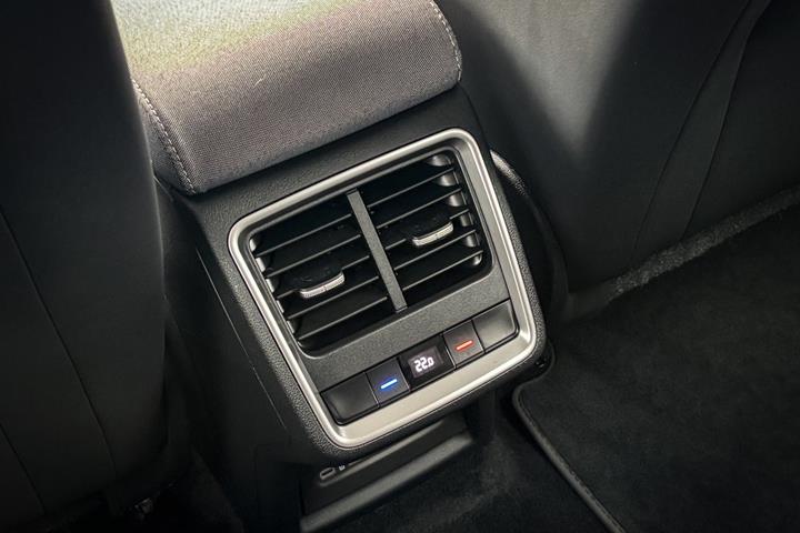 Sort Skoda Enyaq fra 2026