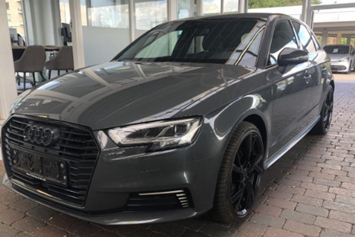 Grå Audi A3 fra 2018