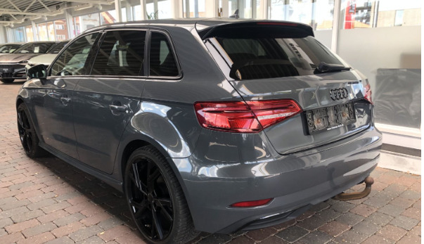 Grå Audi A3 fra 2018