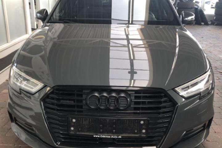 Grå Audi A3 fra 2018